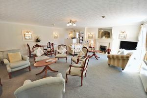 COMMUNAL LOUNGE- click for photo gallery